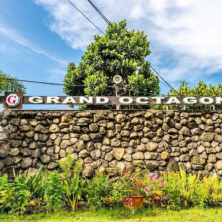 Grand Octagon Resort Laoag Eksteriør bilde